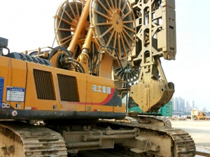 珠(zhu)澳大橋(qiao)珠海鍊(lian)接線人(ren)工島工(gong)程施工(gong)